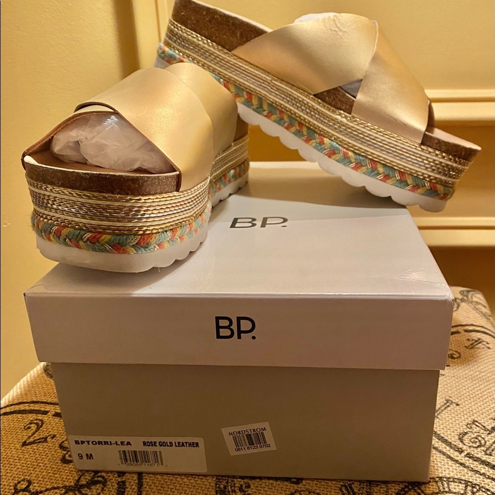 BP, Torri Platform Sandals, 9M Rose gold leather - Picture 2 of 12